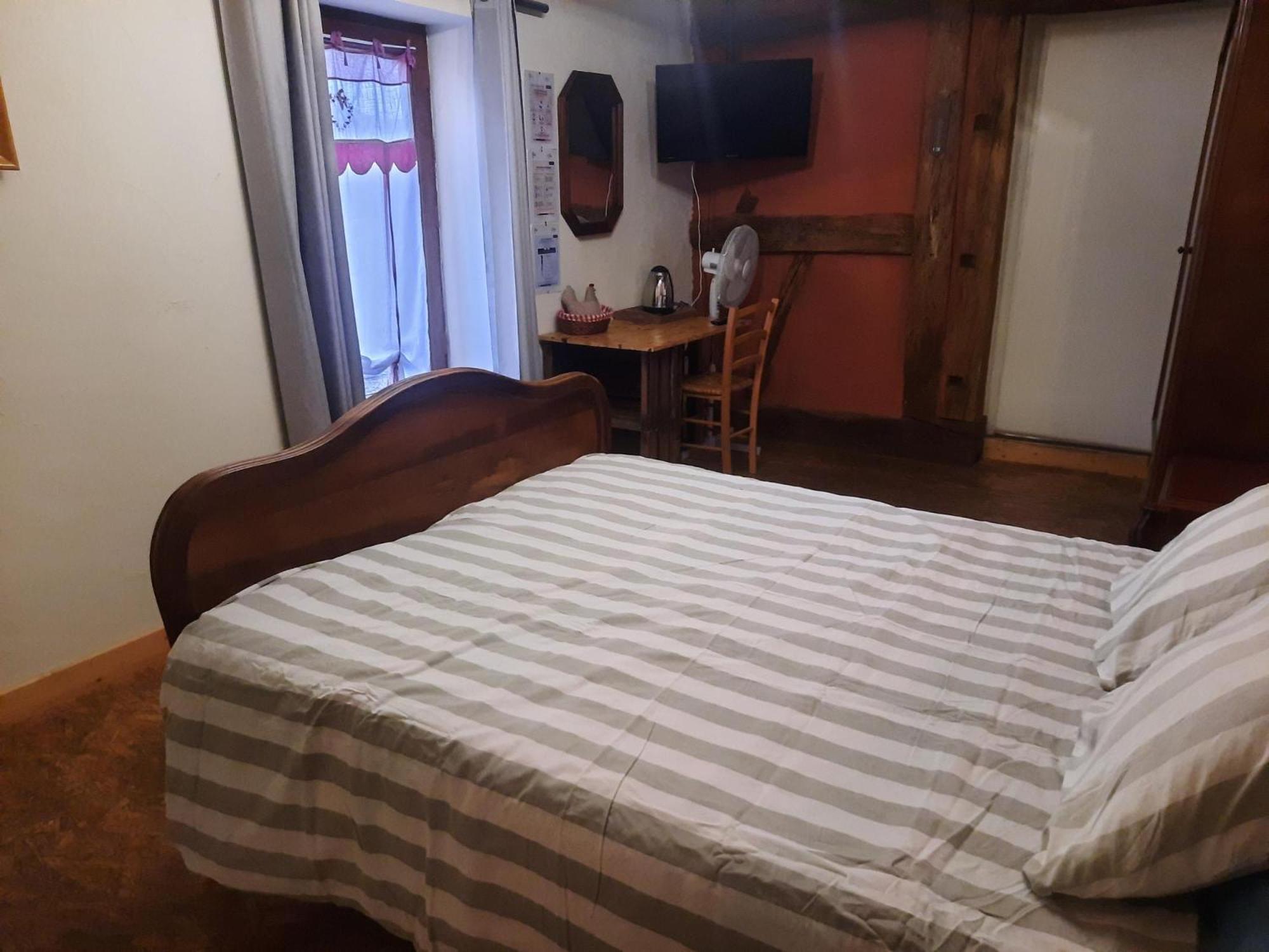 A La Poularde B&B Curciat-Dongalon Pokoj fotografie